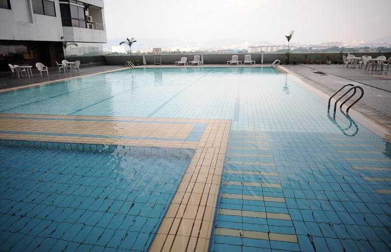 ฟาเร็นไฮท์ สวีทส์ กัวลาลัมเปอร์ Hotel ภายนอก รูปภาพ