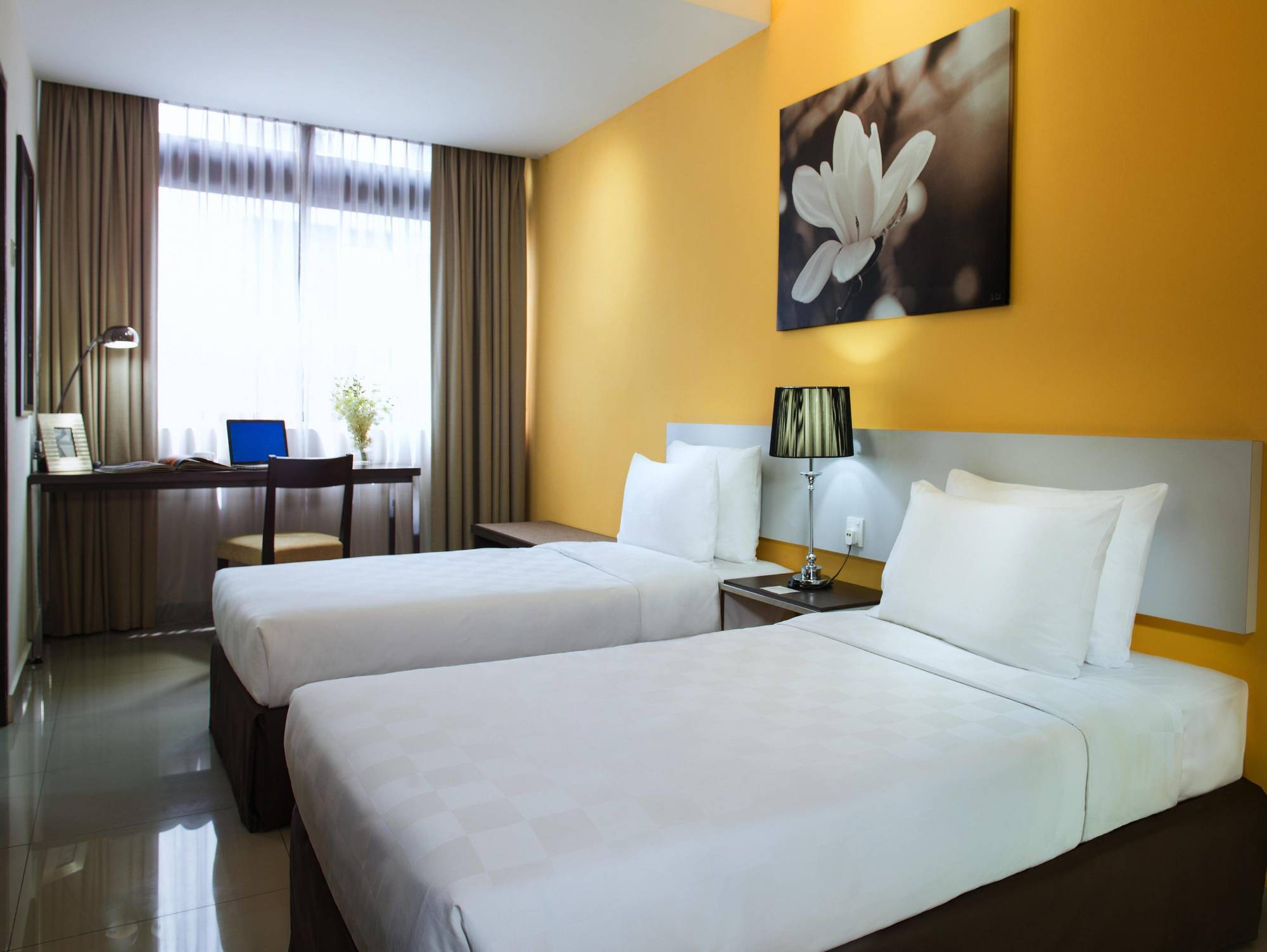 ฟาเร็นไฮท์ สวีทส์ กัวลาลัมเปอร์ Hotel ภายนอก รูปภาพ