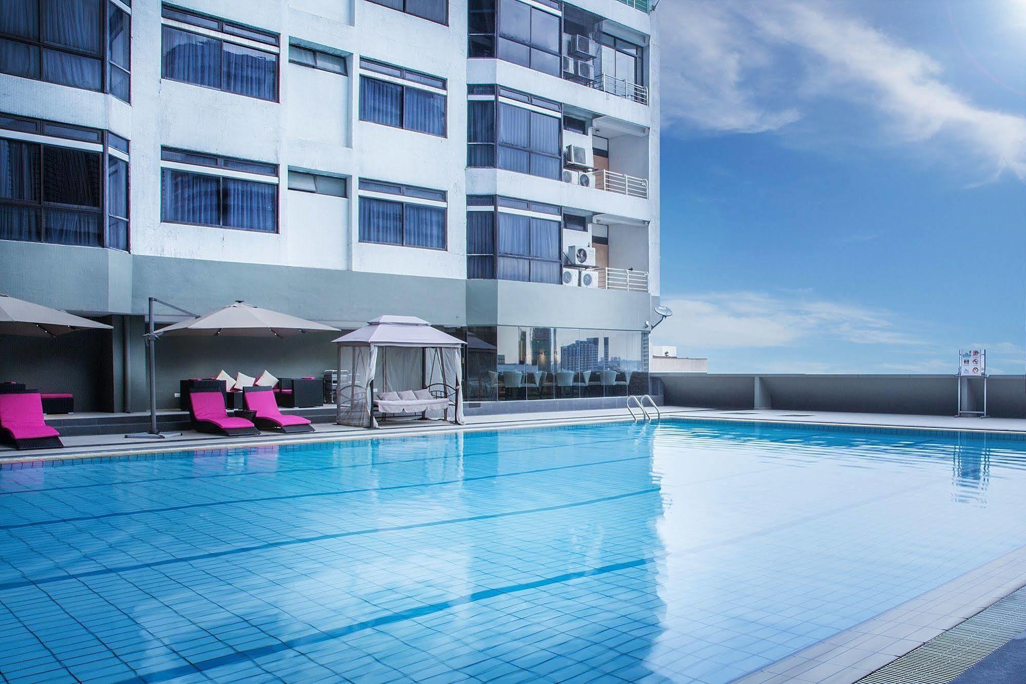 ฟาเร็นไฮท์ สวีทส์ กัวลาลัมเปอร์ Hotel ภายนอก รูปภาพ